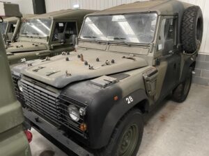 Land Rover Defender 90 Wolf LHD Hard Top (Remus)